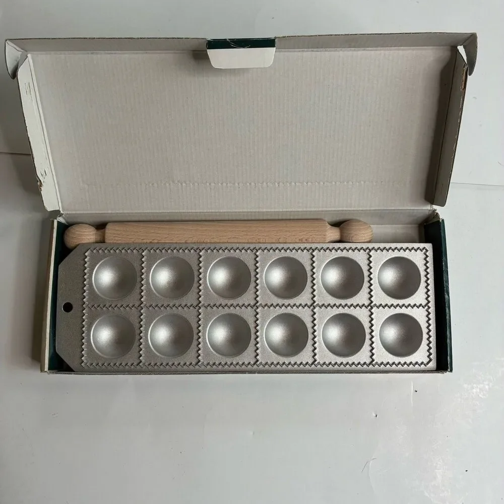 New Williams-Sonoma Ravioliera Set-Made in Italy: Roller And Pile New Open Box